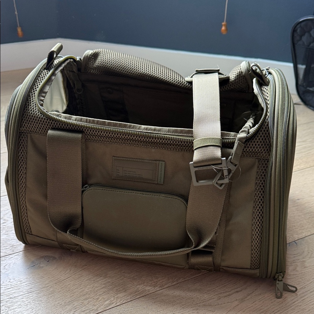 Dagne Dover large pet carrier